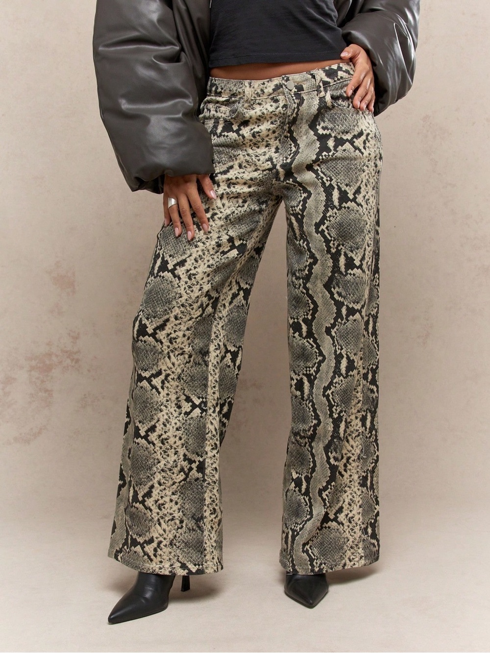 🆕 Misguided Wide Leg Snake Pants Size 29